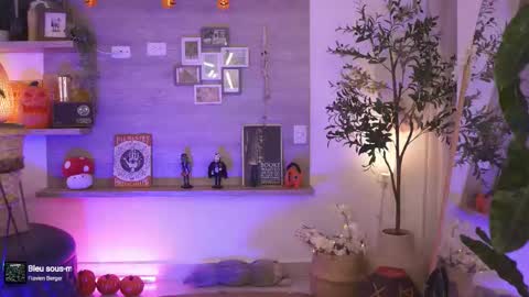 Snapshot of dalia_morgan chatting on 10.15.25 Dalia Morgan online show from 10.15.25