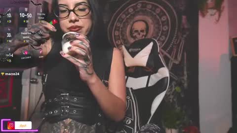 dalia_vorhees online show from 11.22.25