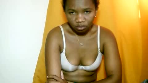 Snapshot of daliabella chatting on 09.24.25 daliabella online show from 09.24.25