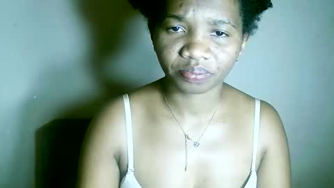 Snapshot of daliabella chatting on 09.25.25 daliabella online show from 09.25.25