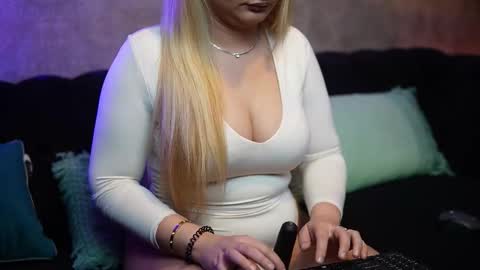  Dalia  online show from 03.25.26