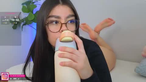 Snapshot of daliapunkt chatting on 12.14.25 Dalia online show from 12.14.25