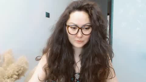 Snapshot of dalidayes chatting on 06.21.26 Dali online show from 06.21.26