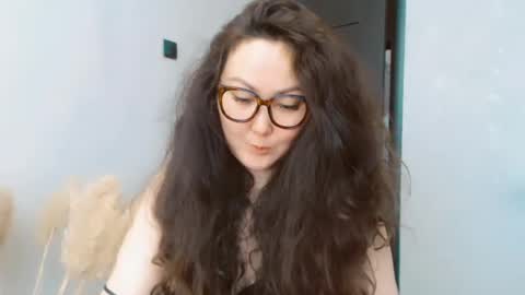 Snapshot of dalidayes chatting on 06.27.26 Dali online show from 06.27.26