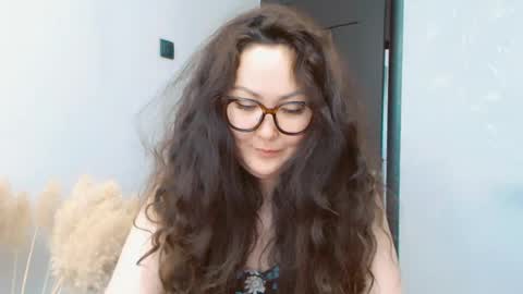 Snapshot of dalidayes chatting on 06.28.26 Dali online show from 06.28.26