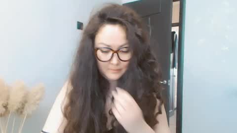 Snapshot of dalidayes chatting on 07.20.26 Dali online show from 07.20.26