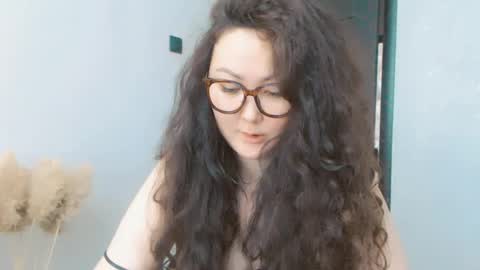 Snapshot of dalidayes chatting on 07.25.26 Dali online show from 07.25.26
