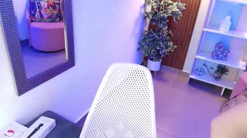 Dalila  online show from 10.18.25