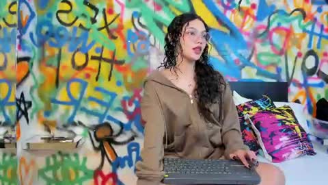 Snapshot of daliluu chatting on 07.12.26 Dali Luu online show from 07.12.26