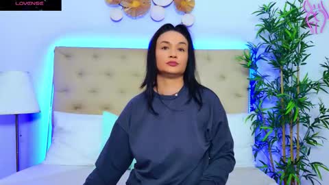 daliyaa_ online show from 10.21.25