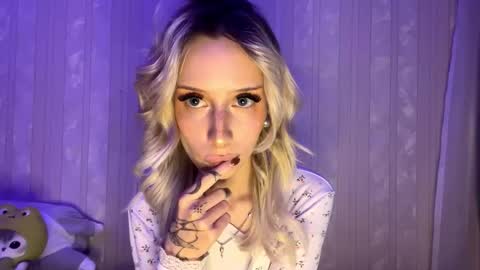 Snapshot of dallaspember chatting on 12.15.25 dallaspember online show from 12.15.25