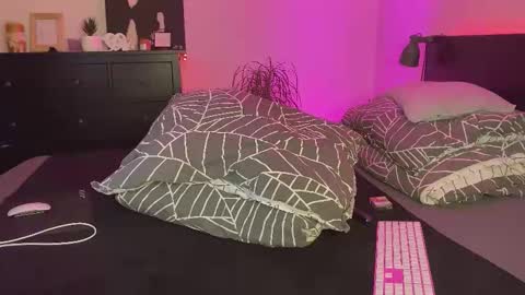 Snapshot of dalmatian_girl chatting on 12.15.25 dalmatian_girl online show from 12.15.25