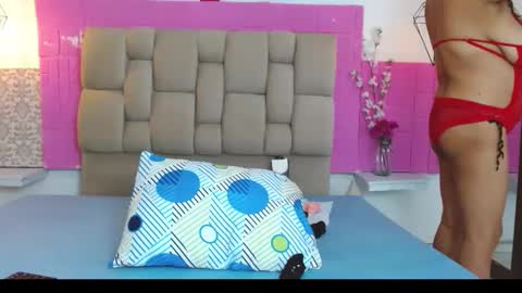 Snapshot of damaryleon chatting on 12.19.25 damaryleon online show from 12.19.25