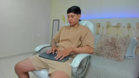 Snapshot of damian23_ chatting on 01.03.25 DAMIAN online show from 01.03.25