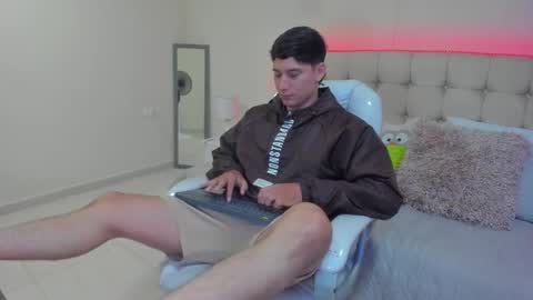 Snapshot of damian23_ chatting on 01.09.25 DAMIAN online show from 01.09.25
