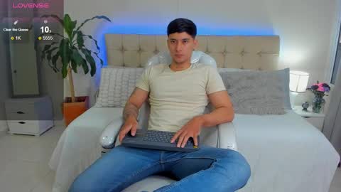 Snapshot of damian23_ chatting on 01.22.25 DAMIAN online show from 01.22.25