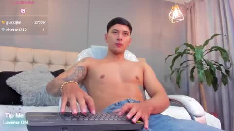 Snapshot of damian23_ chatting on 09.29.25 DAMIAN online show from 09.29.25