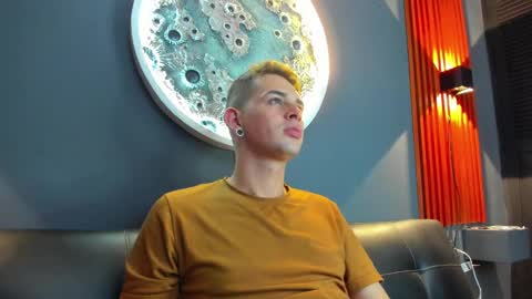 Snapshot of damian__oliver chatting on 12.09.24 Damian Oliver online show from 12.09.24