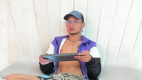 Snapshot of damian_garciaah chatting on 05.26.26 Damian Garcia online show from 05.26.26