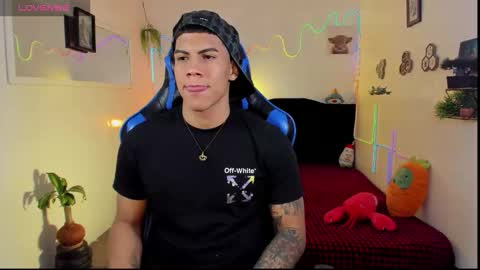 Snapshot of damian_latinxxx chatting on 02.13.26 Damian online show from 02.13.26