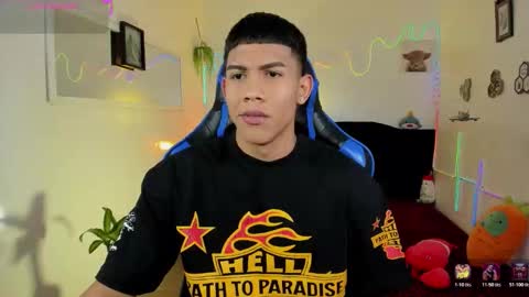 Snapshot of damian_latinxxx chatting on 02.15.26 Damian online show from 02.15.26