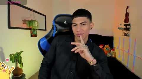 Snapshot of damian_latinxxx chatting on 02.28.26 Damian online show from 02.28.26