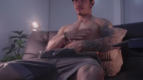 Snapshot of damianow chatting on 01.10.26 insta damn8 -------- online show from 01.10.26