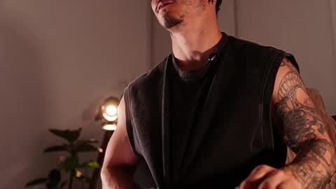 Snapshot of damianow chatting on 01.13.26 insta damn8 -------- online show from 01.13.26