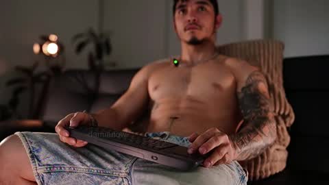 Snapshot of damianow chatting on 02.08.26 insta damn8 -------- online show from 02.08.26