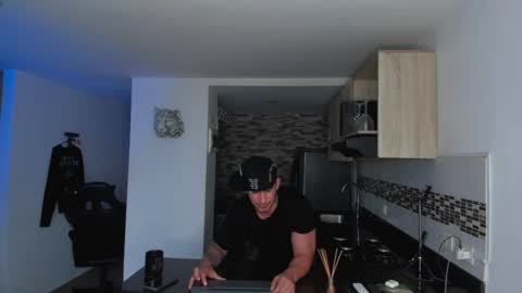 Snapshot of dammianmilleroficial chatting on 02.26.26 INSTAGRAM DAMMIANMILLEROFICIAL online show from 02.26.26