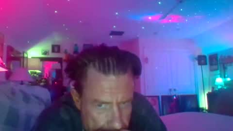 Snapshot of dammittu chatting on 12.17.25 dammittu online show from 12.17.25