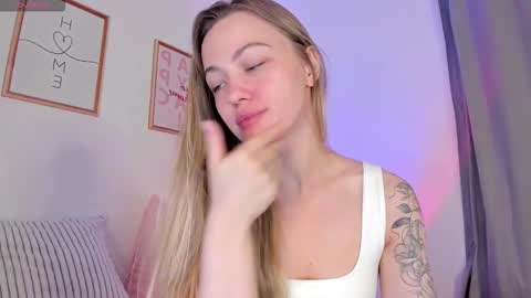 Snapshot of damn_cutie chatting on 01.19.26 Tiana online show from 01.19.26