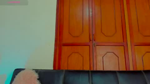 Kary-- independent model Schedule 0530am-1000am colombian time online show from 02.02.25