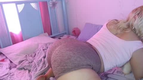 damn_milaa online show from 01.06.26