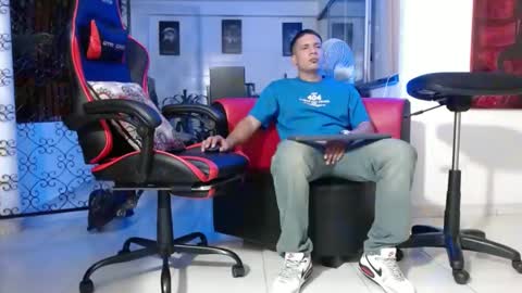 damyan_2003 online show from 12.25.24