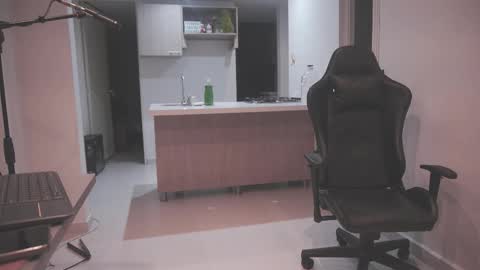 Snapshot of dan_and_daya chatting on 11.14.25 AbyssVoid online show from 11.14.25