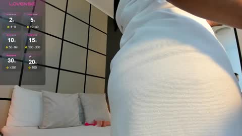 D A N A  online show from 01.05.26