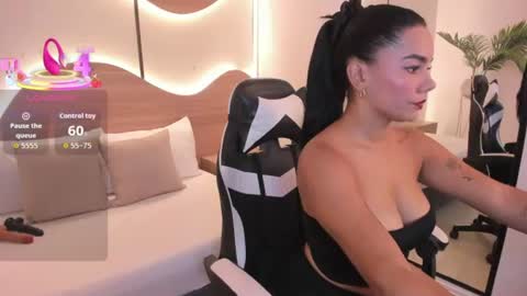 Snapshot of dana_daree chatting on 06.24.26 D A N A online show from 06.24.26