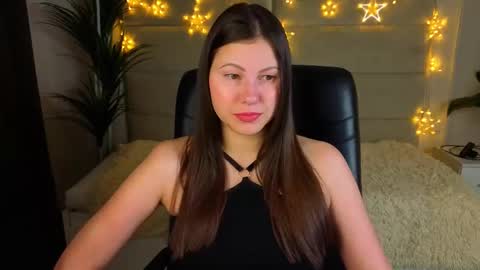 Dana Dom online show from 12.22.25