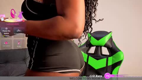 Snapshot of dana_ebony_ chatting on 12.03.25 Danna online show from 12.03.25