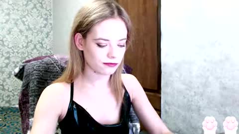 Snapshot of dana_smilex chatting on 10.02.25 Dana SmileX online show from 10.02.25