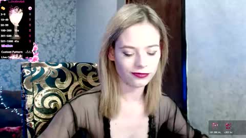 Snapshot of dana_smilex chatting on 12.21.25 Dana SmileX online show from 12.21.25