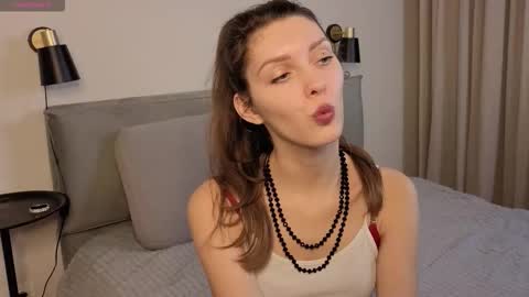 Snapshot of danaaddams chatting on 11.19.25 danaaddams online show from 11.19.25