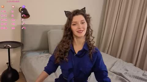 Snapshot of danaaddams chatting on 11.26.25 danaaddams online show from 11.26.25