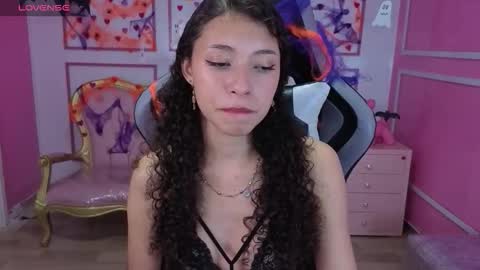 Snapshot of danatella_a chatting on 10.26.25 Danatella online show from 10.26.25