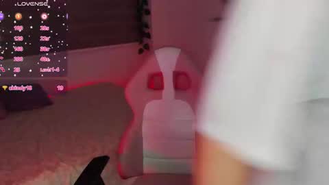 Snapshot of danay_01 chatting on 10.23.25 danay_01 online show from 10.23.25