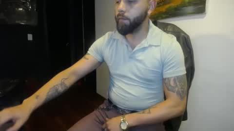 Snapshot of danbury44 chatting on 11.01.25 danbury online show from 11.01.25