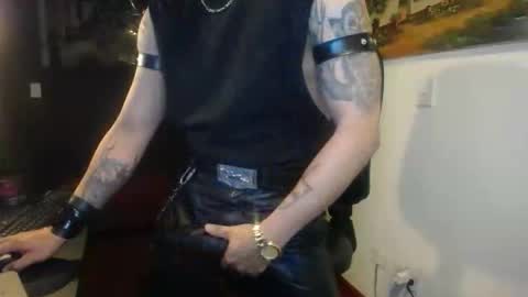 Snapshot of danbury44 chatting on 11.24.25 danbury online show from 11.24.25