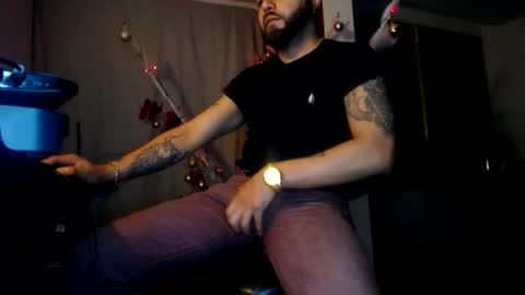 Snapshot of danbury44 chatting on 12.17.25 danbury online show from 12.17.25