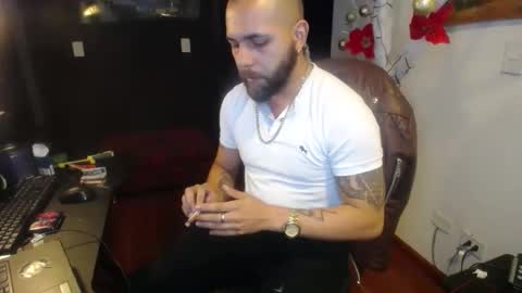 Snapshot of danbury44 chatting on 12.20.25 danbury online show from 12.20.25